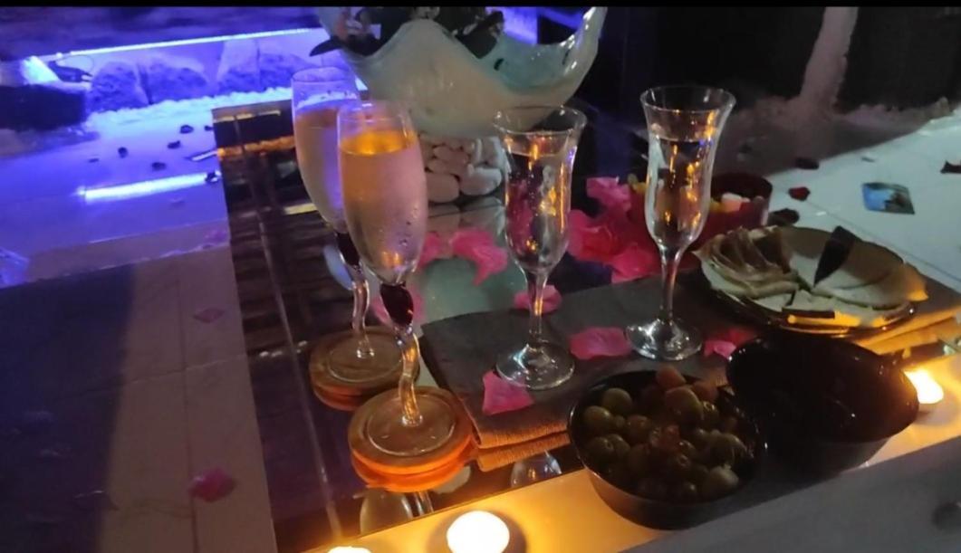 Aloelux Villa ! - Private Villa With Jacuzzi, Cinema ,Massage ,Wonderful View, Art Desing Villa Conil 외부 사진