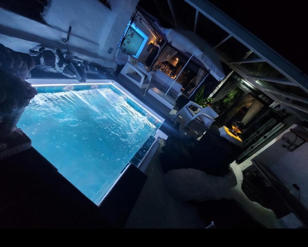 Aloelux Villa ! - Private Villa With Jacuzzi, Cinema ,Massage ,Wonderful View, Art Desing Villa Conil 외부 사진